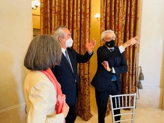 VISITA DEL EMBAJADOR HIRAMATSU AL TEATRO REAL