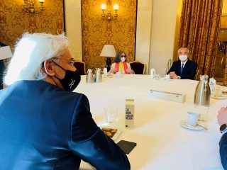 VISITA DEL EMBAJADOR HIRAMATSU AL TEATRO REAL