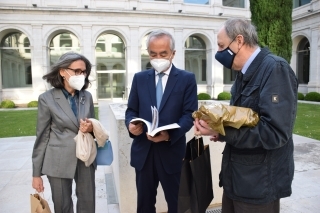 VISITA DEL EMBAJADOR HIRAMATSU AL MUSEO ORIENTAL DE VALLADOLID